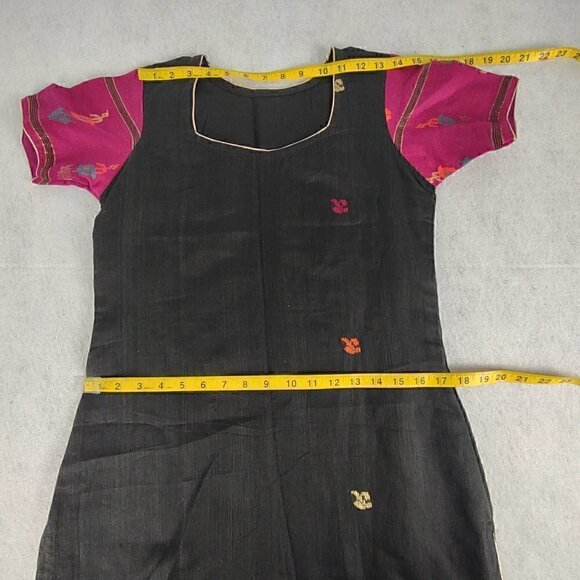 Artisanal Embroidered Linen Dress with Magenta Silk Sleeves Size M (Approximate) - Picture 13 of 16